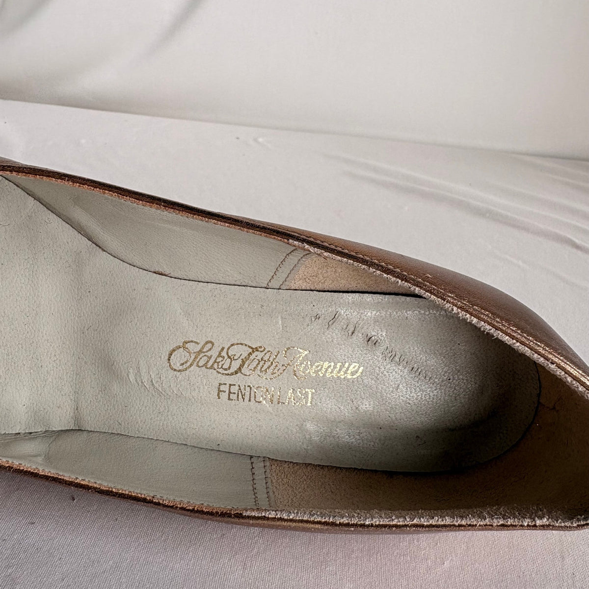 Vintage Gold Leather Round Toe Pumps - Leather Flower Detail, 1" Heel