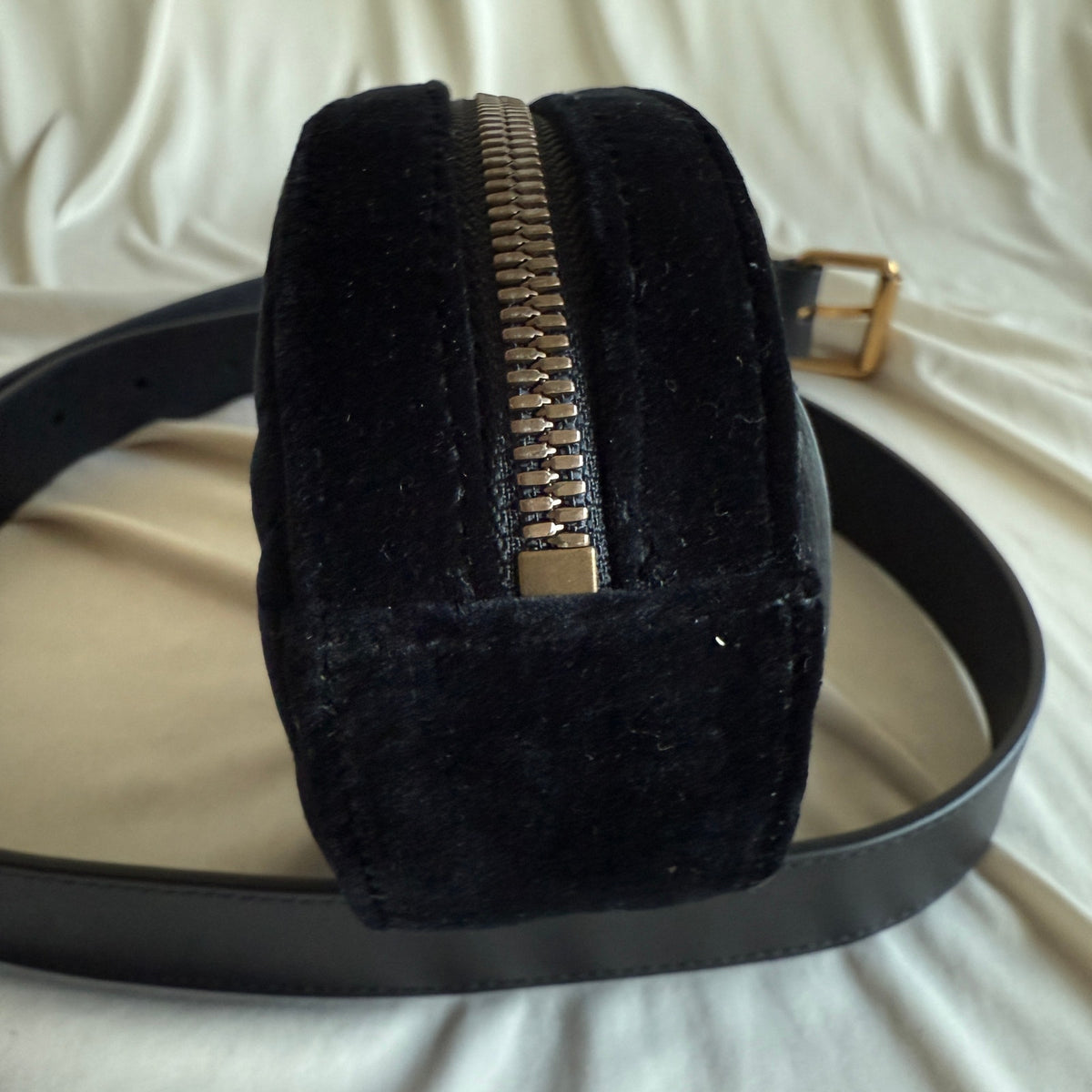 Gucci GG Marmont Matelassé Velvet Belt Bag - Black