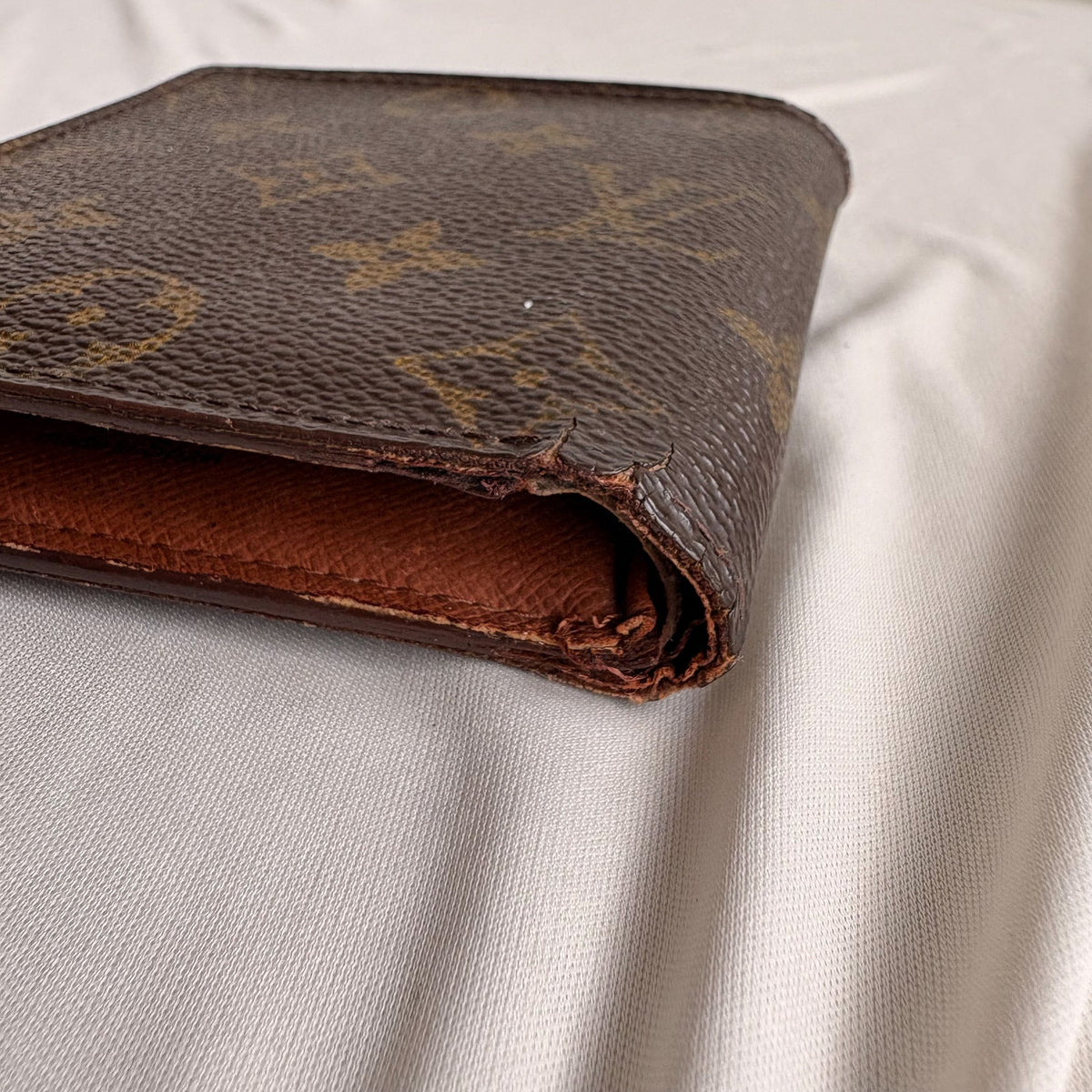 Vintage Louis Vuitton Bifold Monogram Canvas Wallet