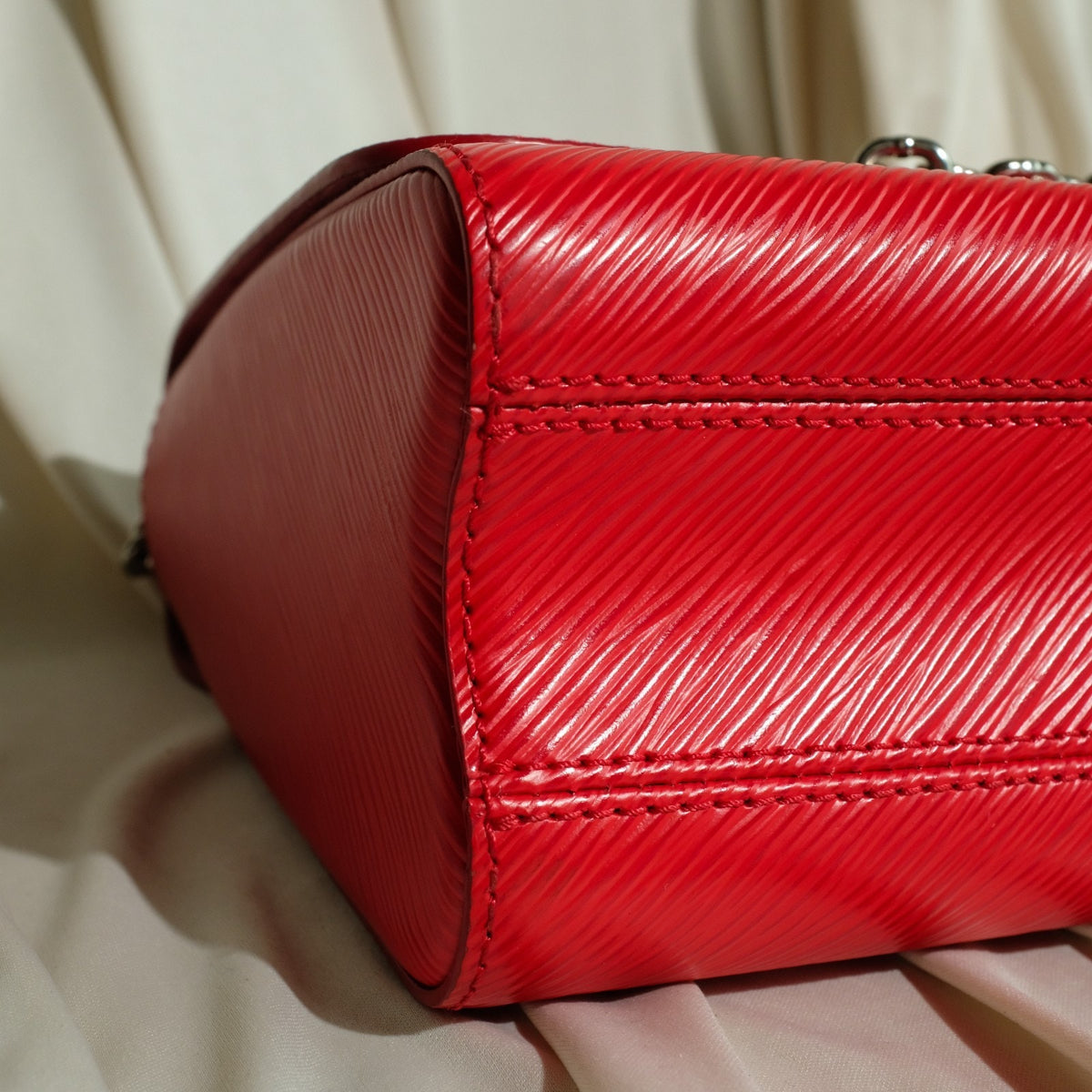 Louis Vuitton Twist MM Crossbody Bag - Red Epi Leather, Silver Hardware