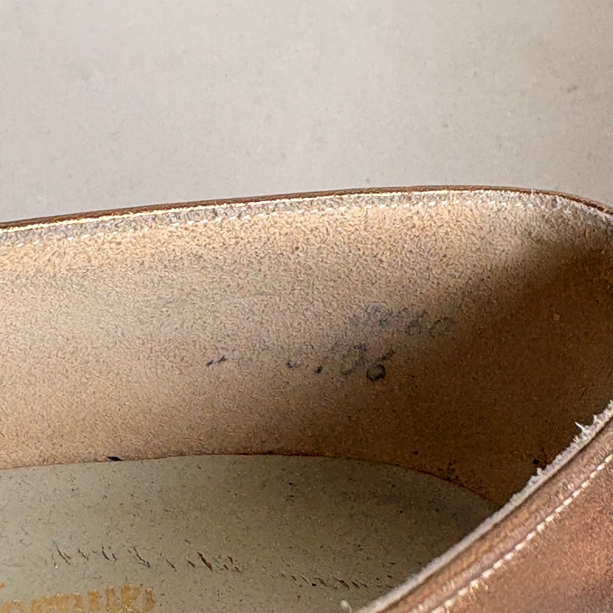 Vintage Gold Leather Round Toe Pumps - Leather Flower Detail, 1" Heel