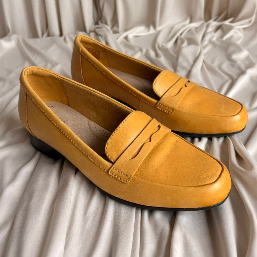 Clarks Juliet Coast Egg Yolk Yellow Leather Loafers - Size 7.5