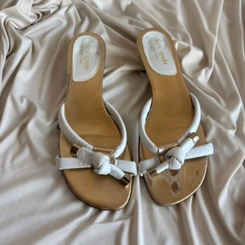 Kate Spade White Knotted Sandals - Gold Tips, 1" Heel, Size 7.5