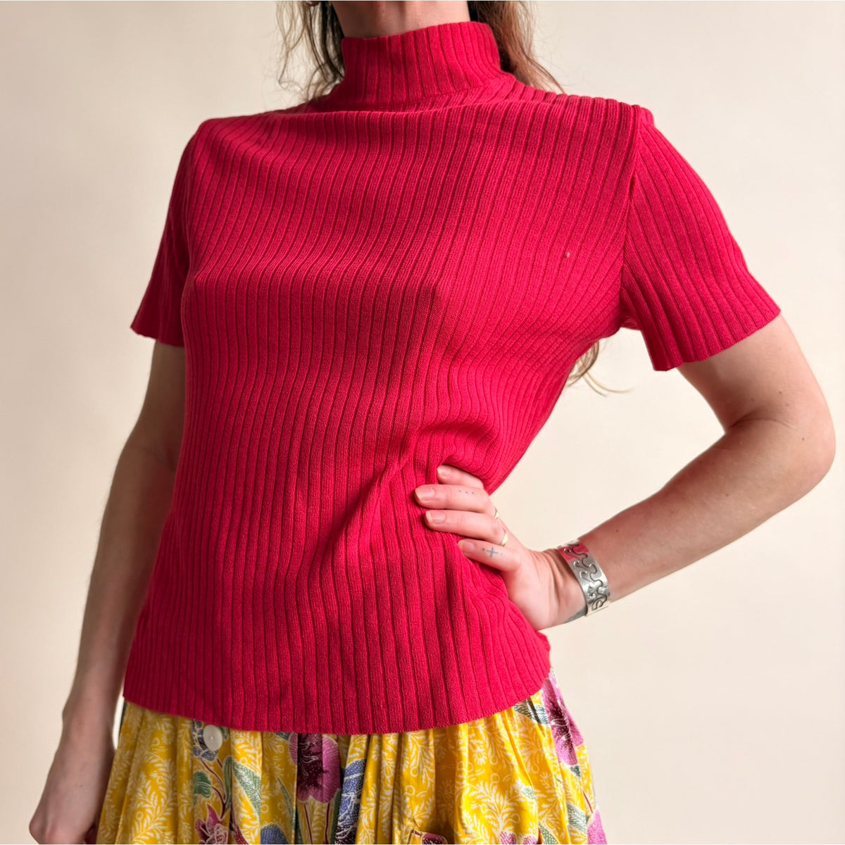 St. John by Marie Gray Red Ribbed Top - Mock Neck, Short Sleeve, Size S