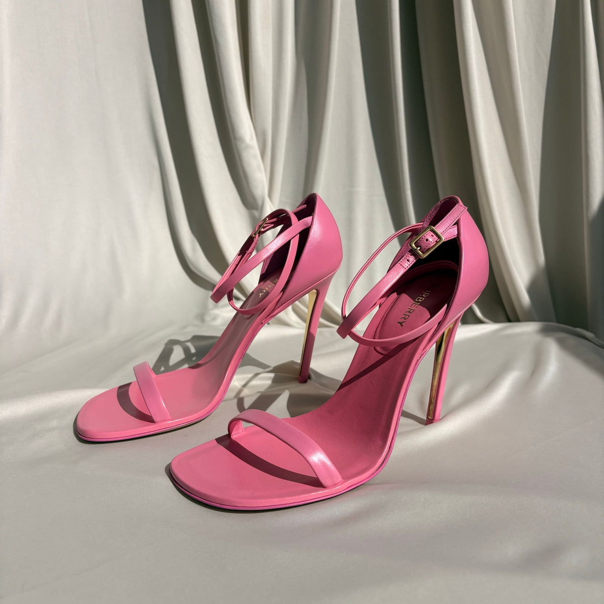 Burberry Octavia 100mm Pink Leather Strap Sandals Gold Accents Size EUR39 US8