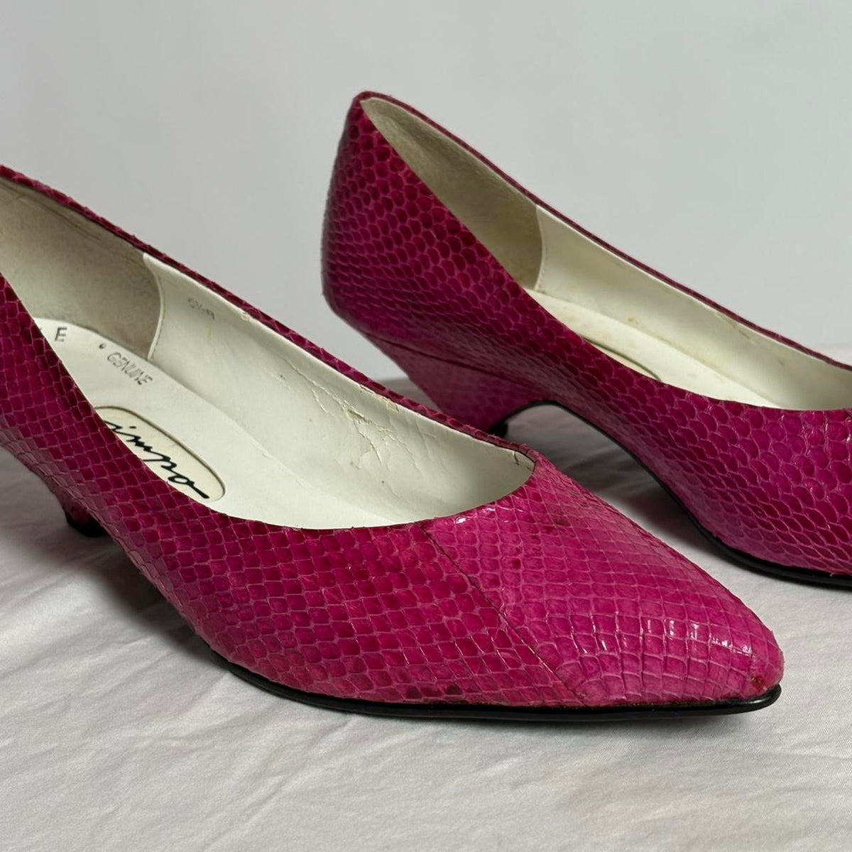 Vintage Impo  Fuchsia Snake Skin Kitten Heels - 6.5