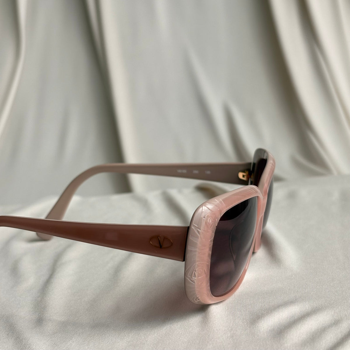 Valentino V619S Rectangular Sunglasses - Dusty Pink, Floral Scroll