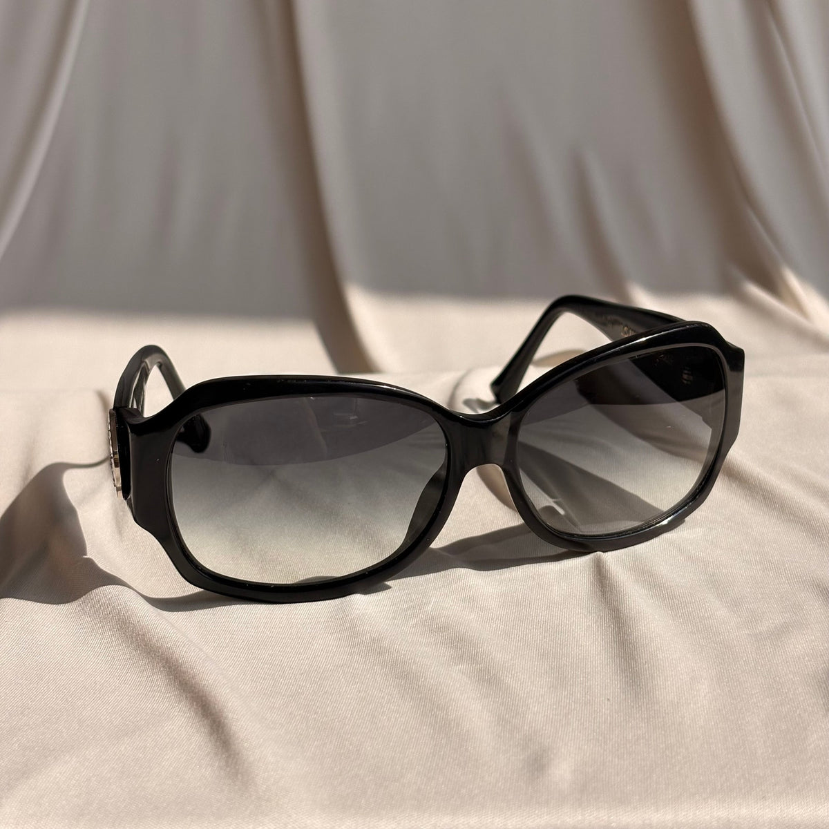Louis Vuitton Ursula Strass Sunglasses - Black, Rhinestone Flower