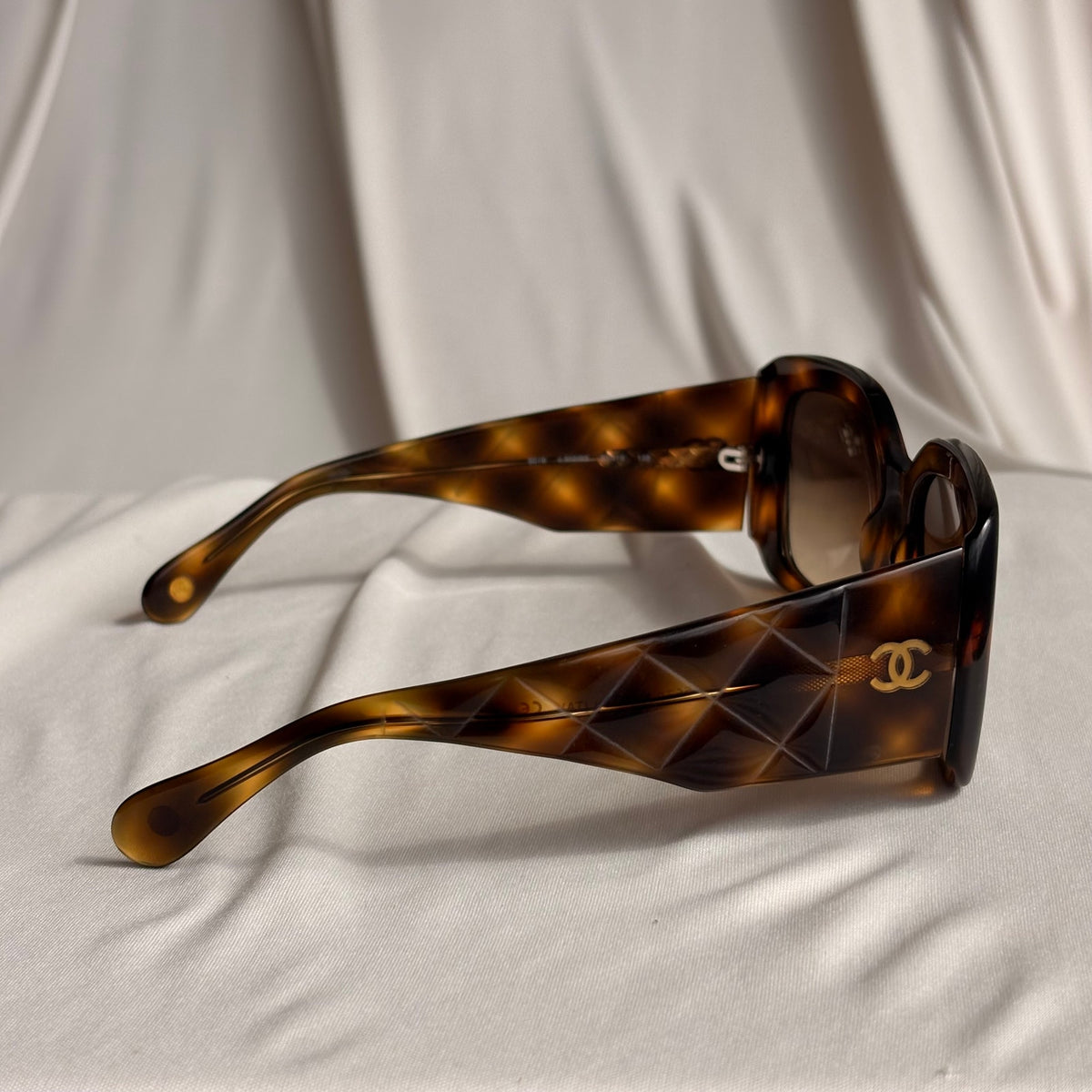 Vintage Chanel 5019 Sunglasses - Havana Tortoise, Quilted CC