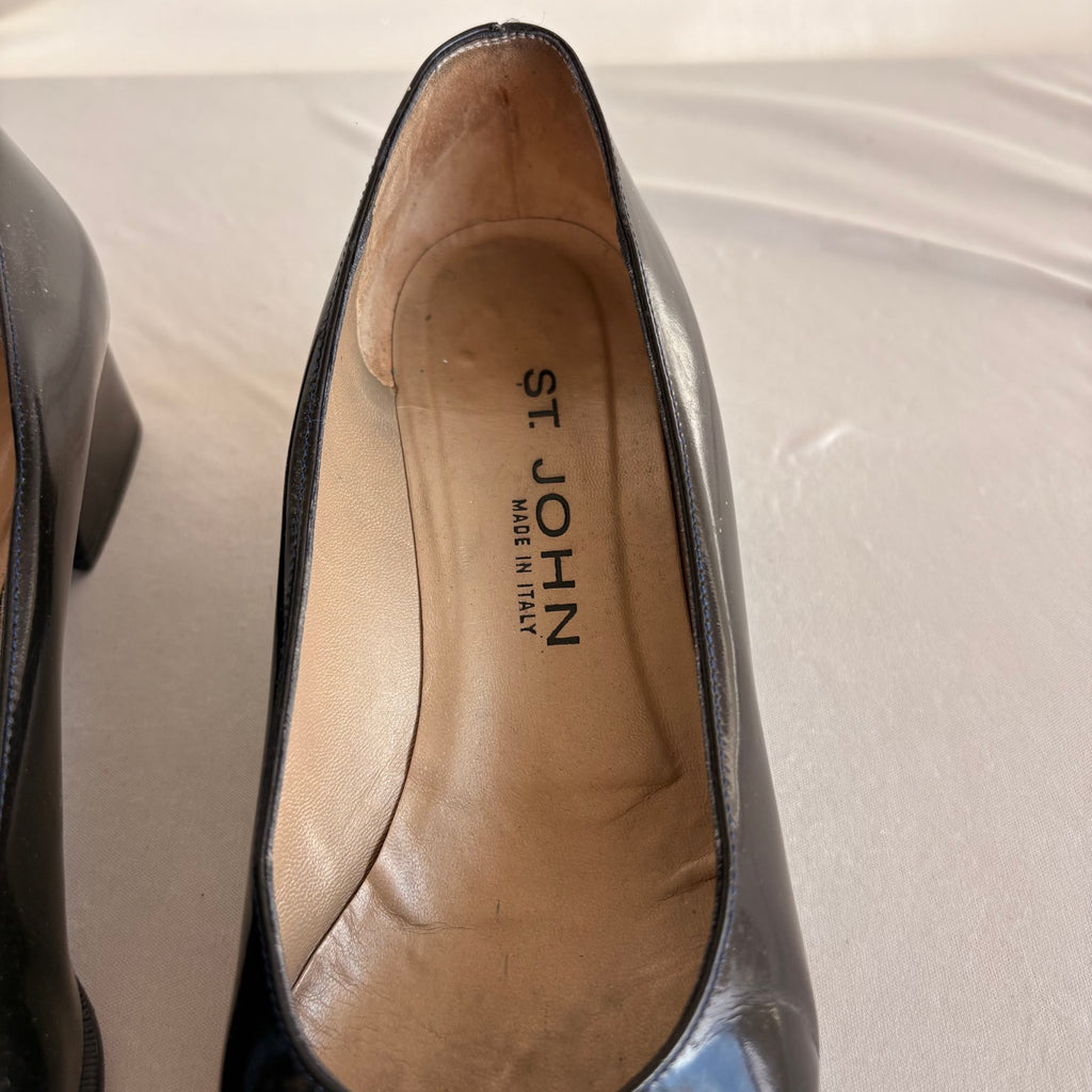 Vintage 90s Black Patent Leather Round Toe Loafers - Gold Hardware, Block Heel