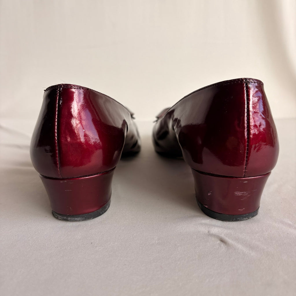 Vintage Salvatore Ferragamo Burgundy Patent Leather Bow Heels - 90s, 7.5
