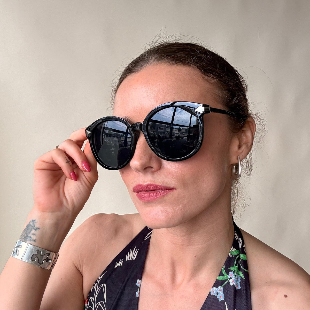 Black Round Sunglasses - Arrowhead Accents, UV400 Protection