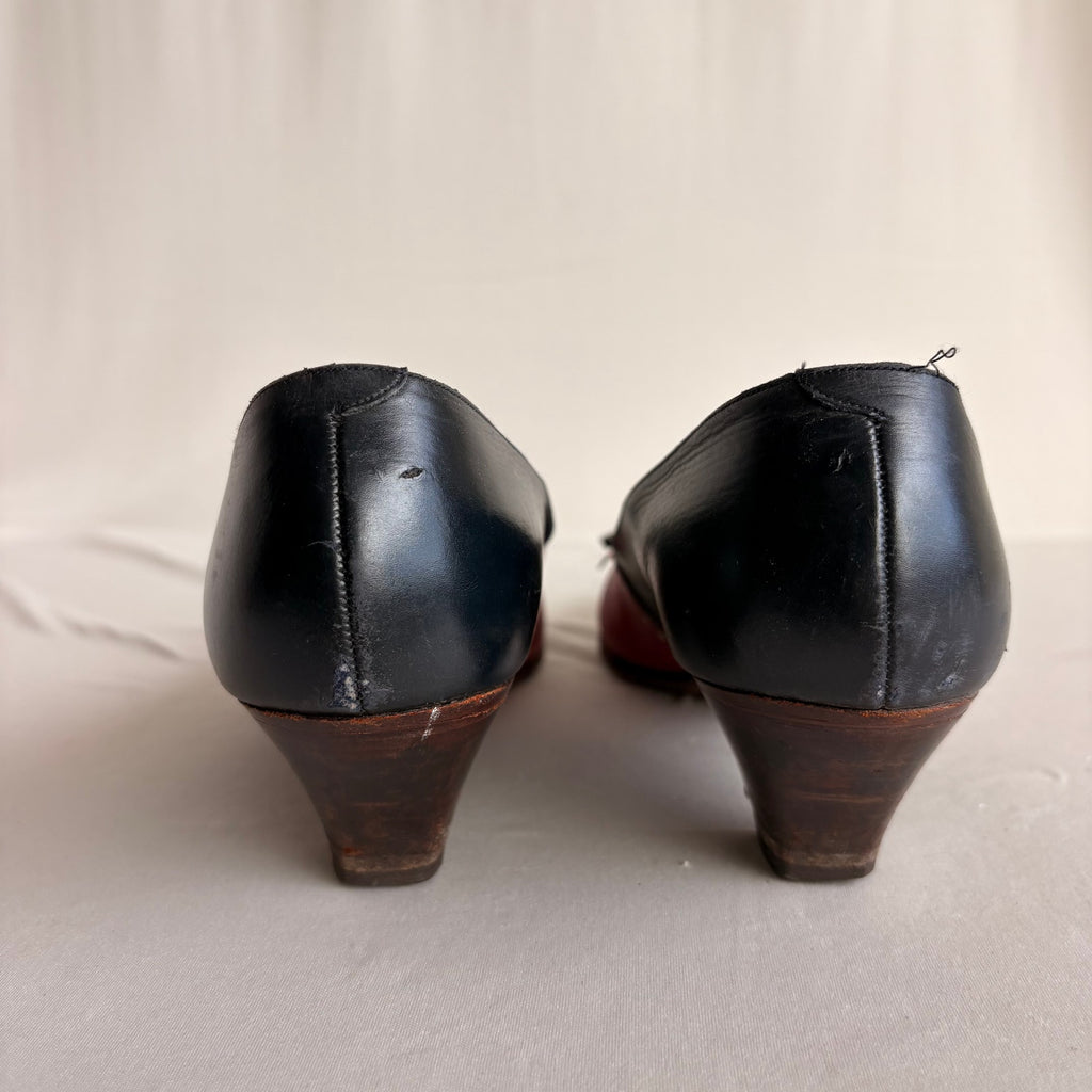 Vintage 1950s Saks Fifth Avenue Red & Navy Leather Lace-Up Pumps - US 7