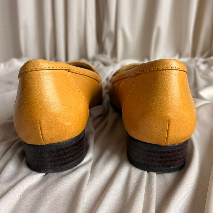 Clarks Juliet Coast Egg Yolk Yellow Leather Loafers - Size 7.5