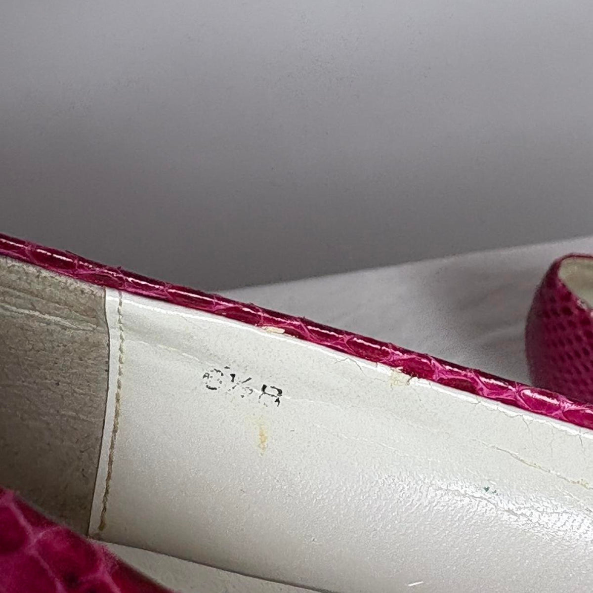 Vintage Impo  Fuchsia Snake Skin Kitten Heels - 6.5