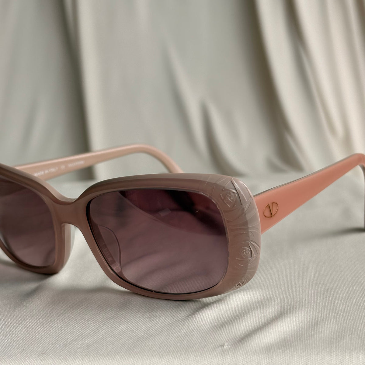Valentino V619S Rectangular Sunglasses - Dusty Pink, Floral Scroll