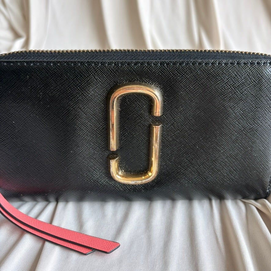 Marc Jacobs Snapshot Continental Wallet - Black Saffiano Leather, Coral Pink Accent