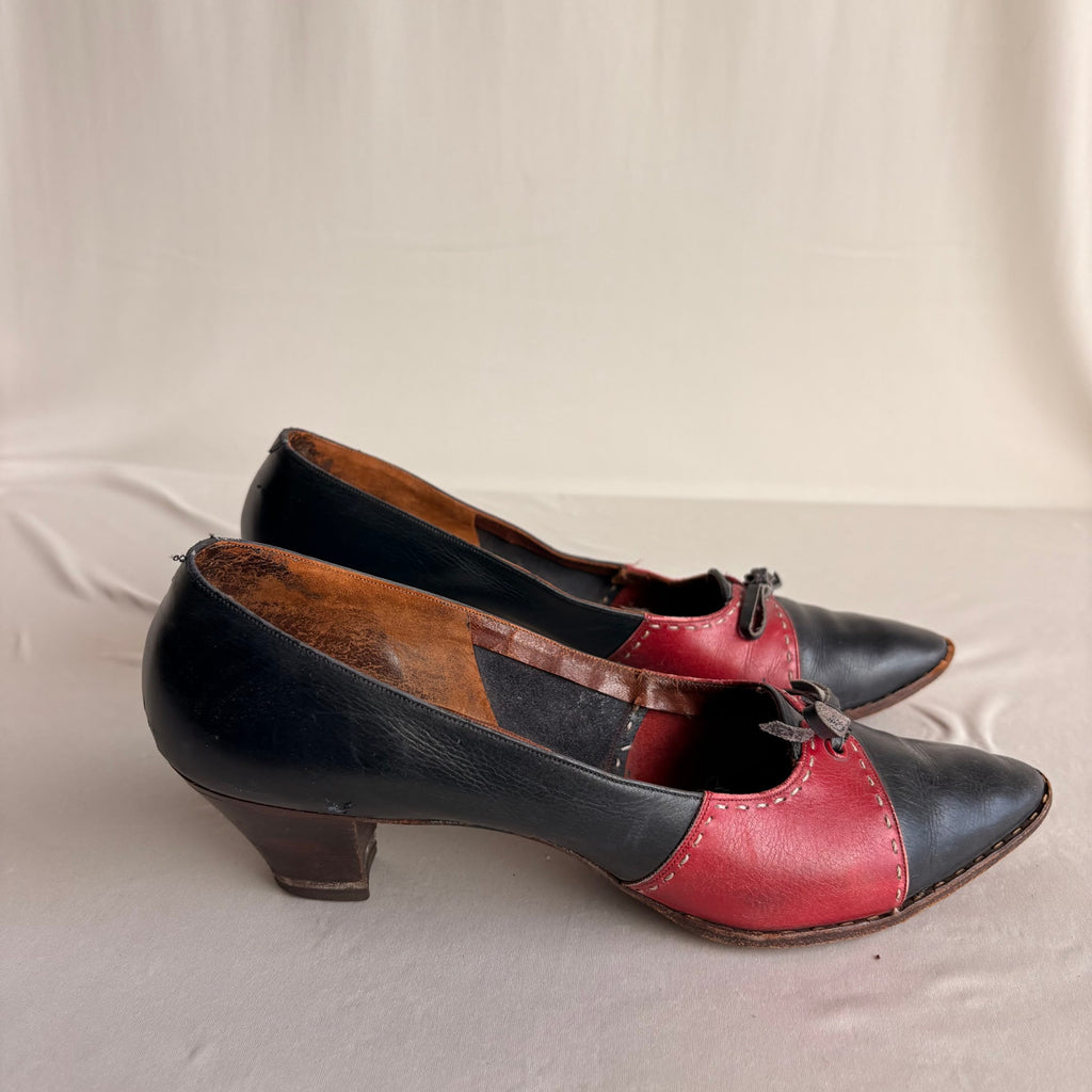 Vintage 1950s Saks Fifth Avenue Red & Navy Leather Lace-Up Pumps - US 7