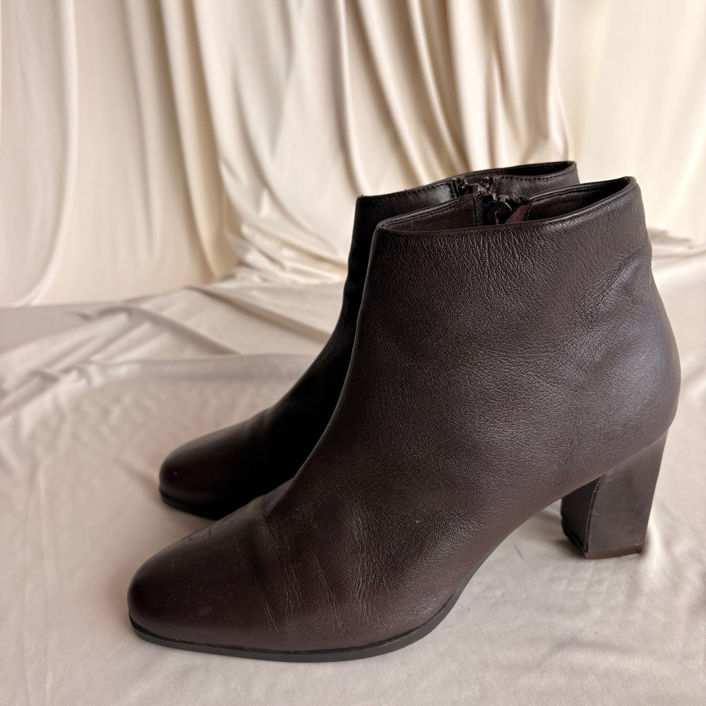 Vintage Brown Aerosoles Round Toe Ankle Boots - Side Zip, 2.5" Heel