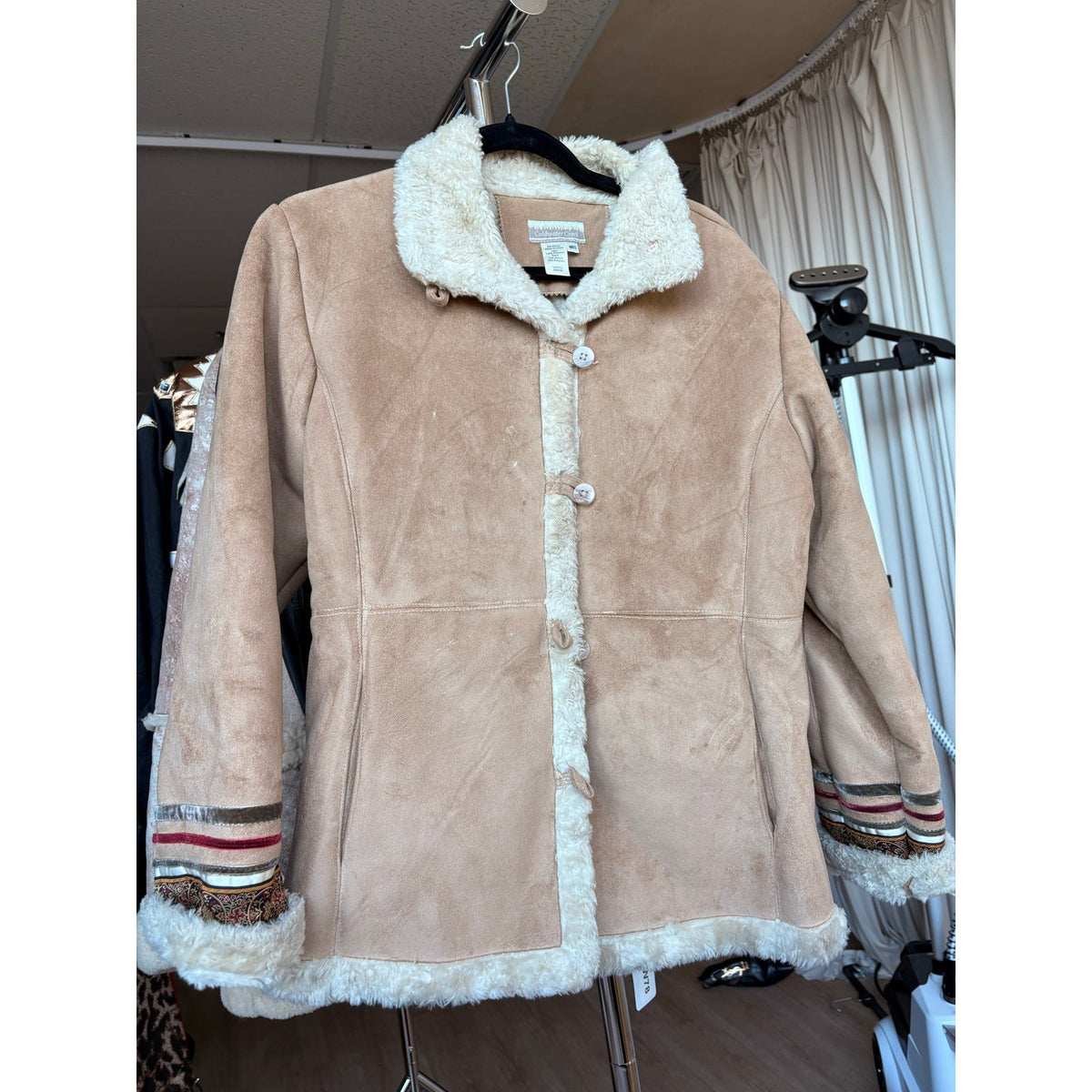 Coldwater creek shearling coat strips on cuff