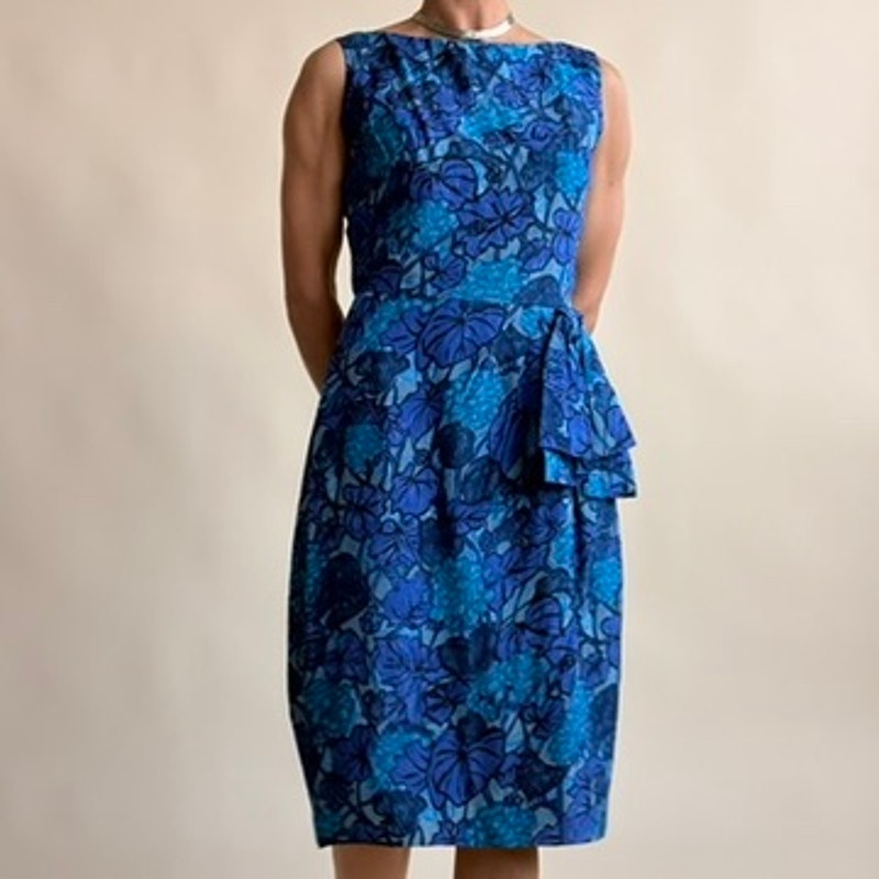 1960s Mod Floral Sheath Dress - Blue Abstract Print, Tie Waist, Fits Small