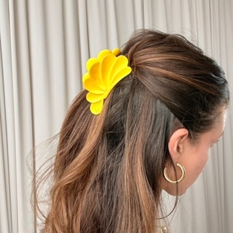 Bright Yellow Claw Clip - Vintage, Retro, 3"