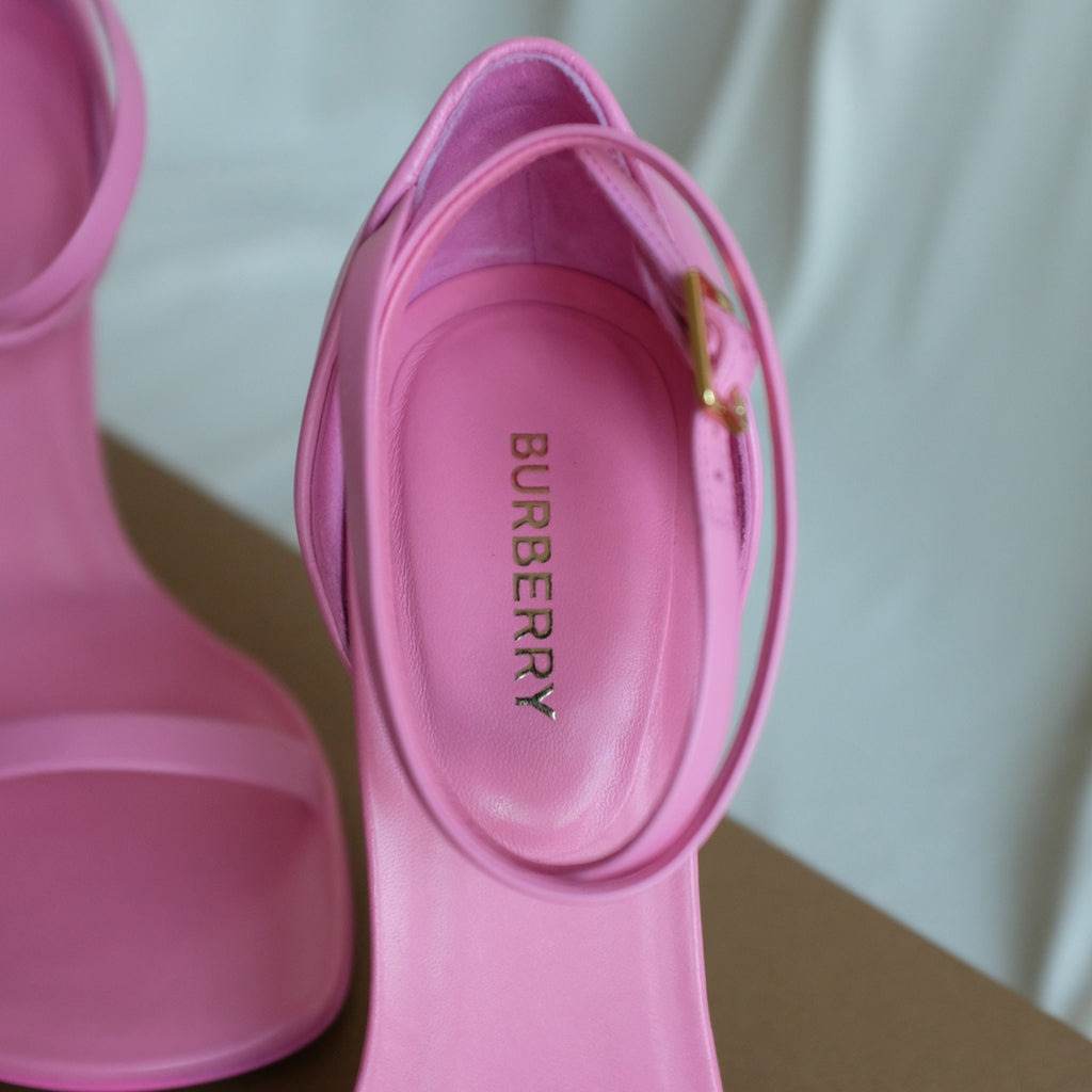 Burberry Octavia 100mm Pink Leather Strap Sandals Gold Accents Size EUR39 US8