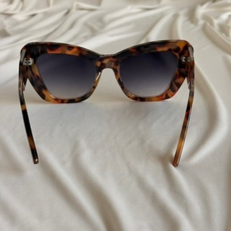 Oversized Tortoiseshell Cat-Eye Sunglasses - Blue Gradient Lenses, Brand New