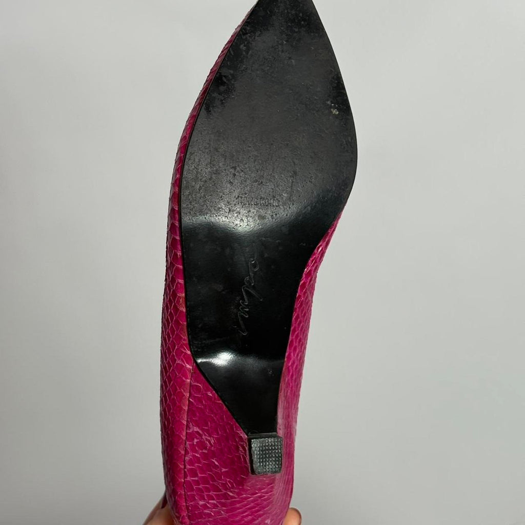 Vintage Impo  Fuchsia Snake Skin Kitten Heels - 6.5