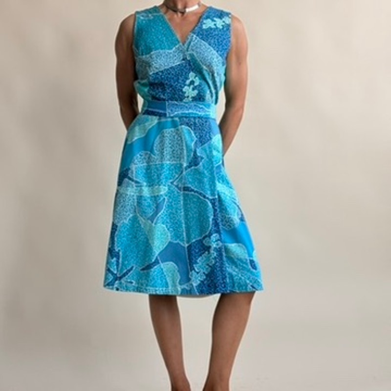 Andrade Honolulu Blue Floral Dress - 1970s Mod Hawaiian, Matching Sash, fits Medium