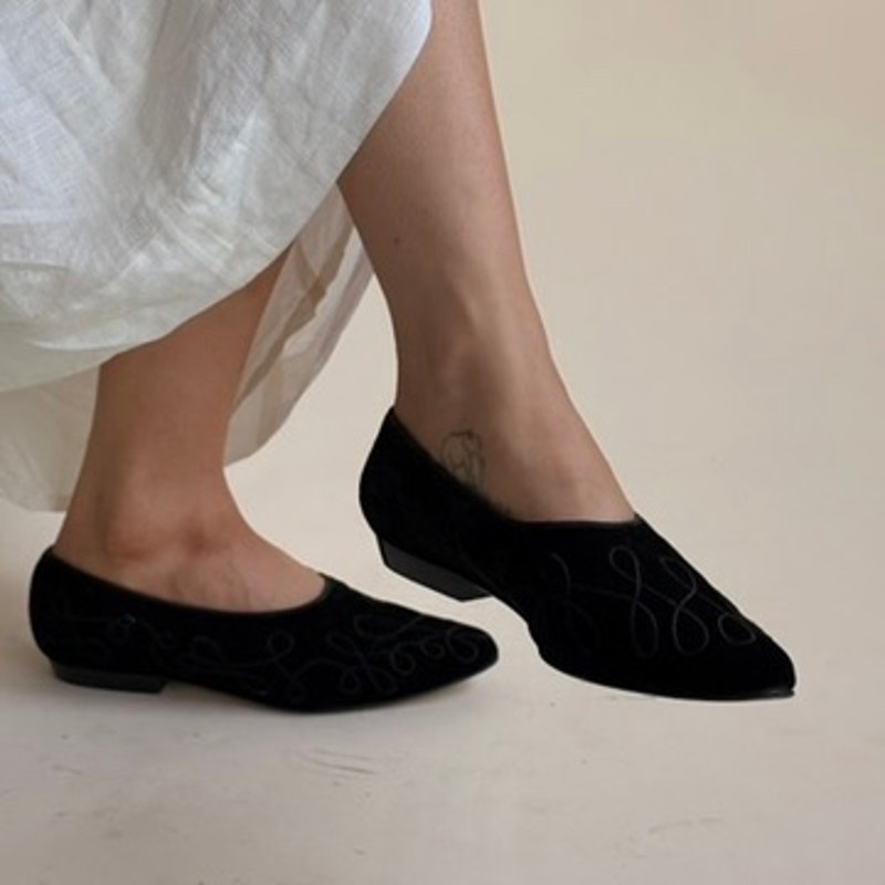 Sesto Meucci Black Velvet Loafers - Embroidery, Italian Craftsmanship, Size 7.5
