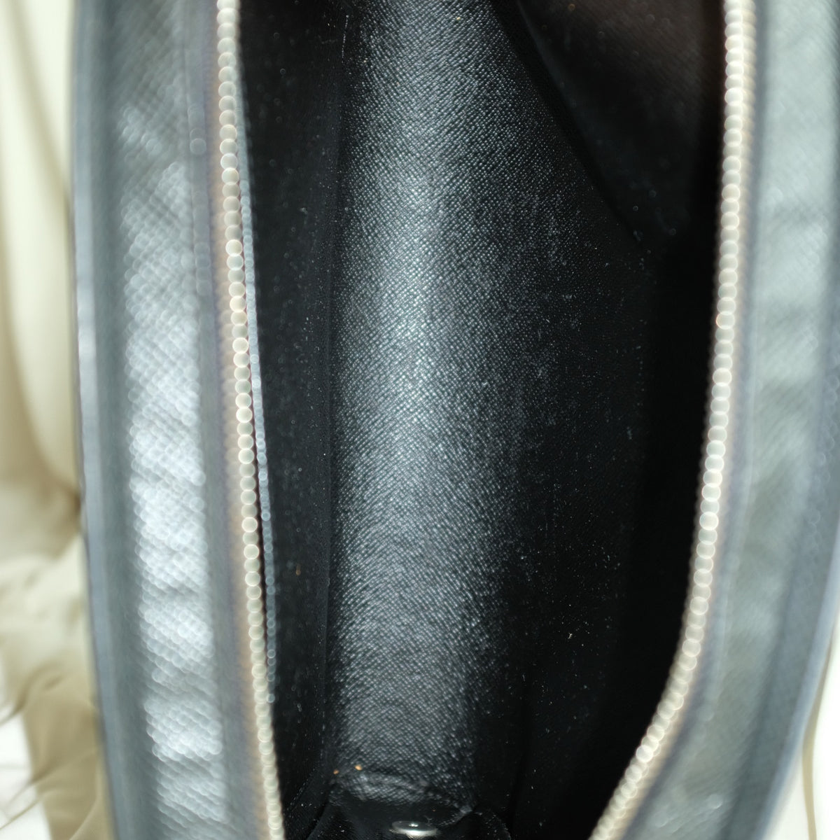 Louis Vuitton Taiga Pochette Baikal Clutch - Black Leather