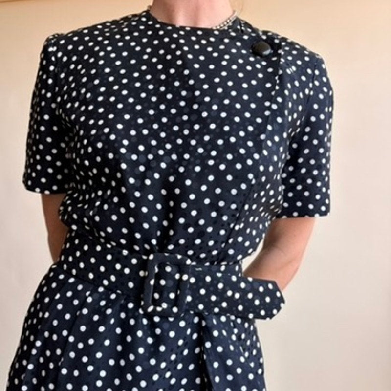 Adrianna Papell Black & White Polka Dot Silk - Short Sleeves, Belt Included, Size 4