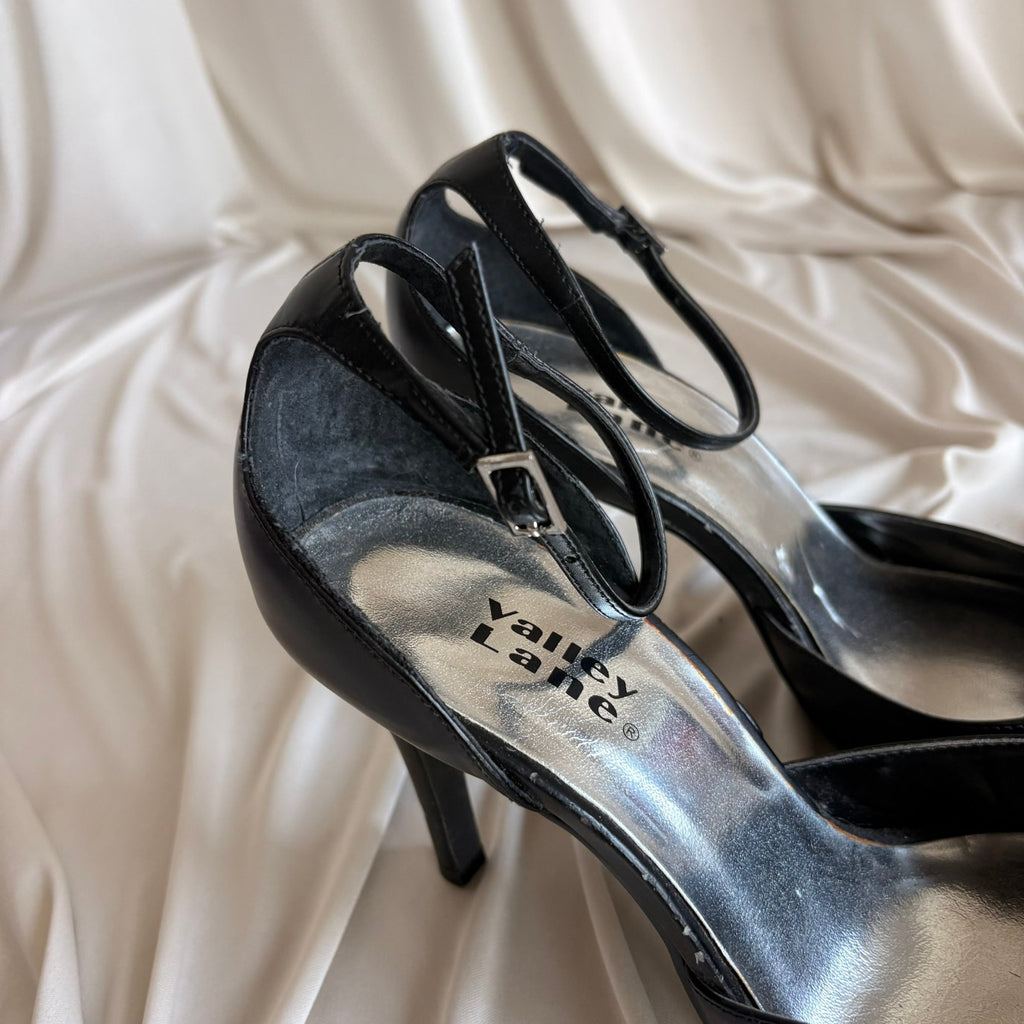 Valley Lane Black Pointed Pumps - Ankle Strap, Genuine Leather, Size 8