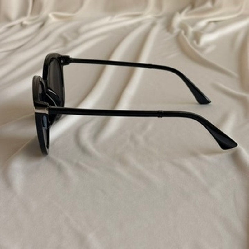 Black Round Sunglasses - Arrowhead Accents, UV400 Protection