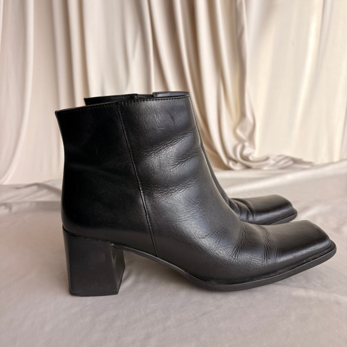 Vintage 90s Bruno Valenti Black Leather Square-Toe Ankle Boots - 7.5