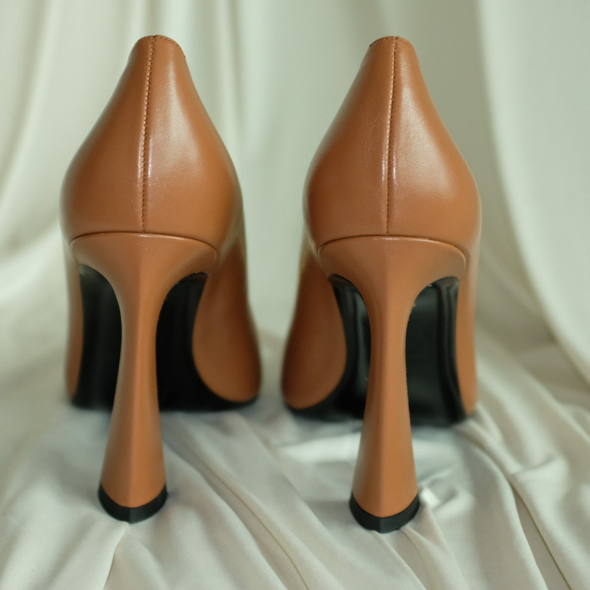 Versace Brown Leather Medusa Logo Pumps - Gold Hardware, EU 38 / US 7.5