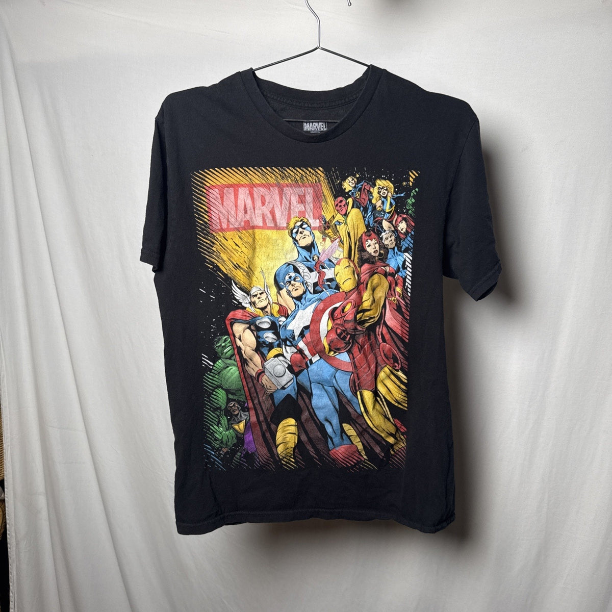 Disney Marvel Avengers Graphit T-Shirt Medium