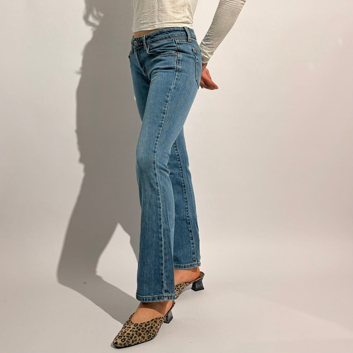Levi's 318 Super Low Bootcut Jeans - Size 3
