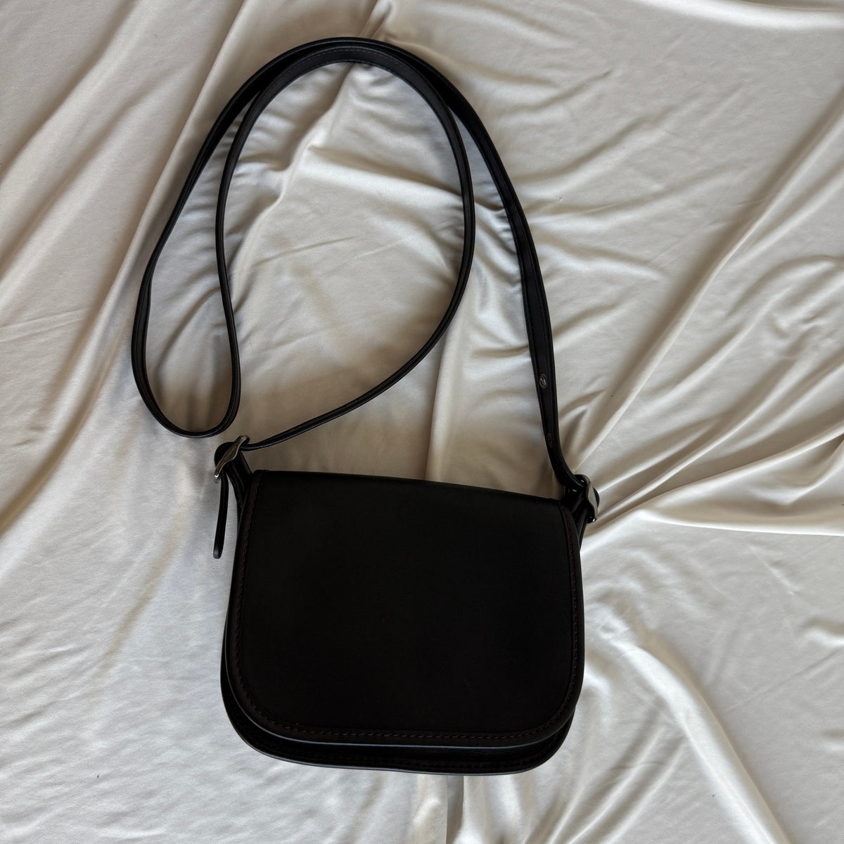 Vintage Coach Black Leather Saddle Bag - Red Contrast Stitching