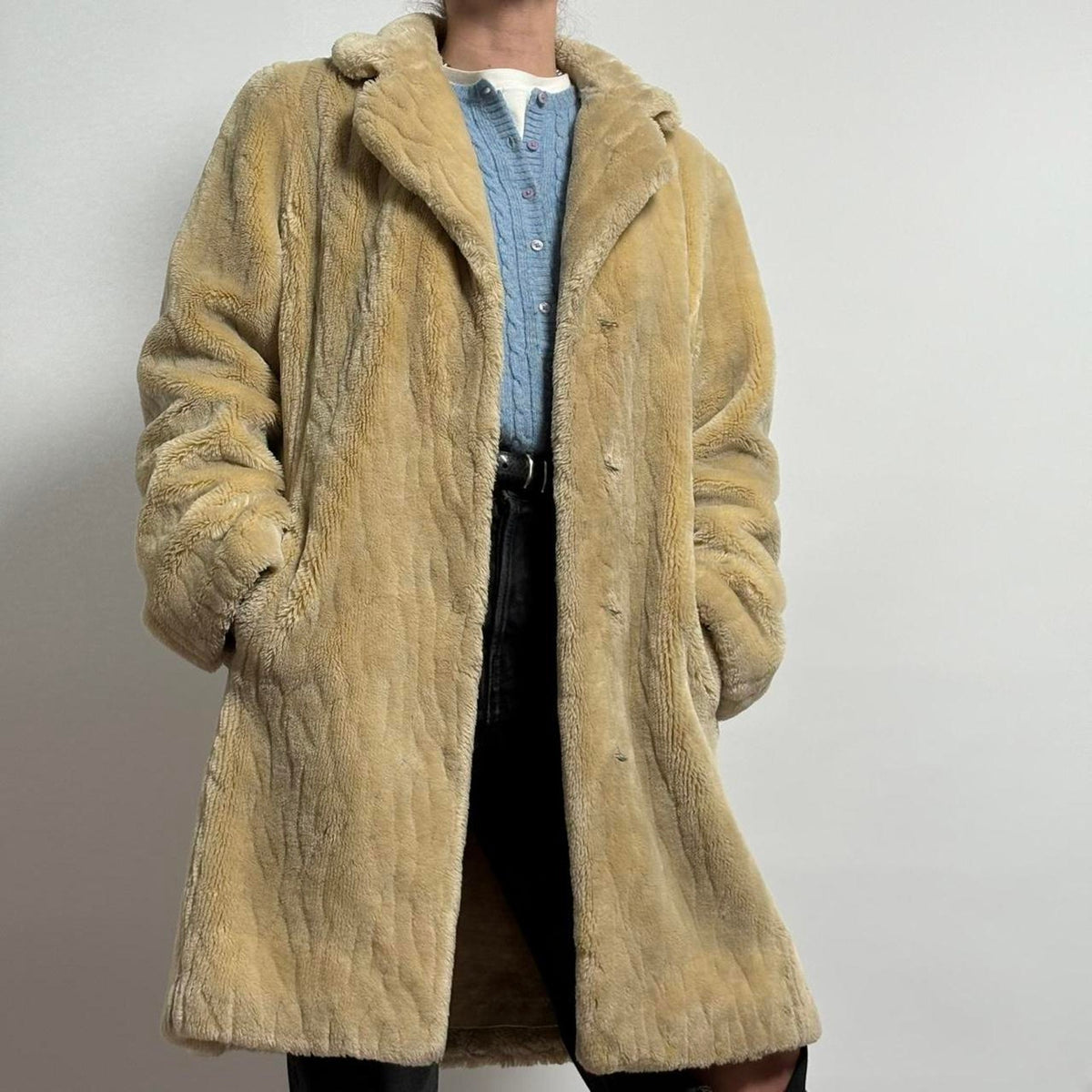 Vintage Portrait Cream Faux Fur Coat - Medium