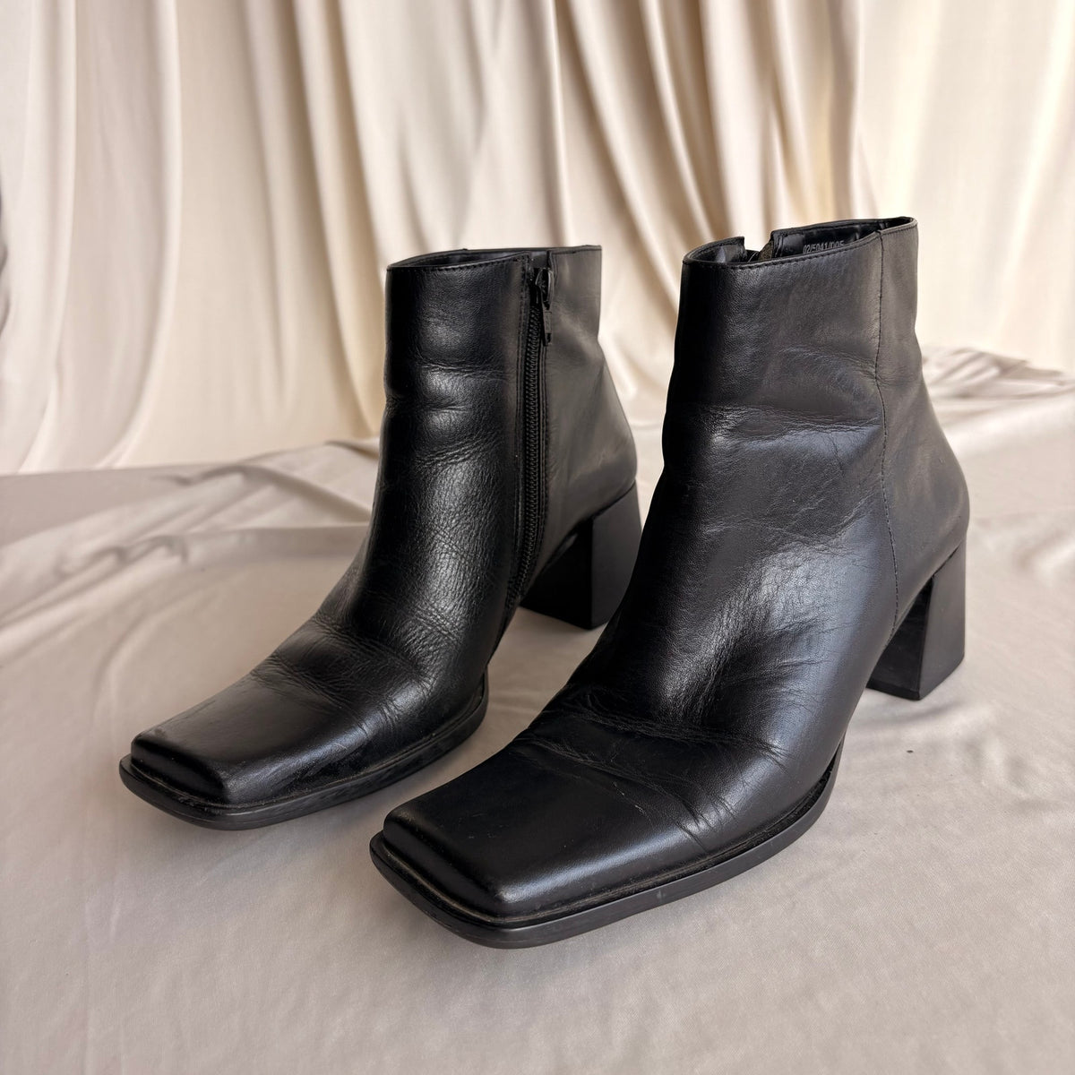 Vintage 90s Bruno Valenti Black Leather Square-Toe Ankle Boots - 7.5