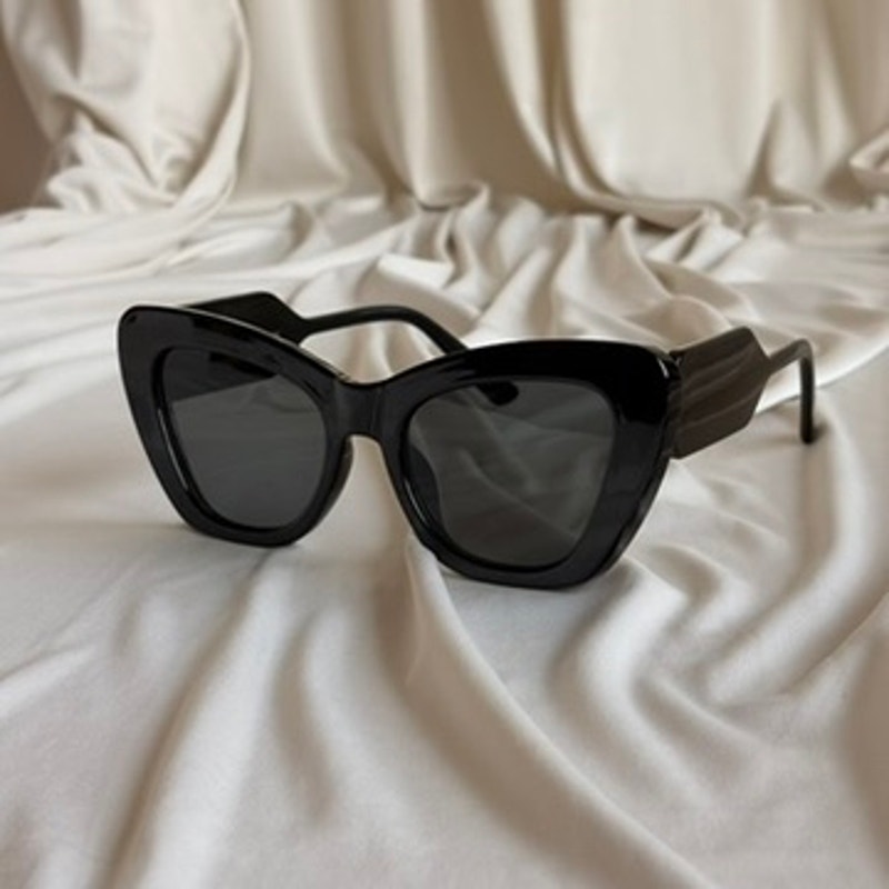 Oversized Black Cat-Eye Sunglasses - Chunky, Brand New