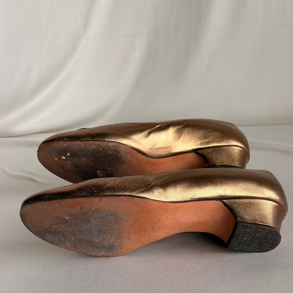 Vintage Gold Leather Round Toe Pumps - Leather Flower Detail, 1" Heel