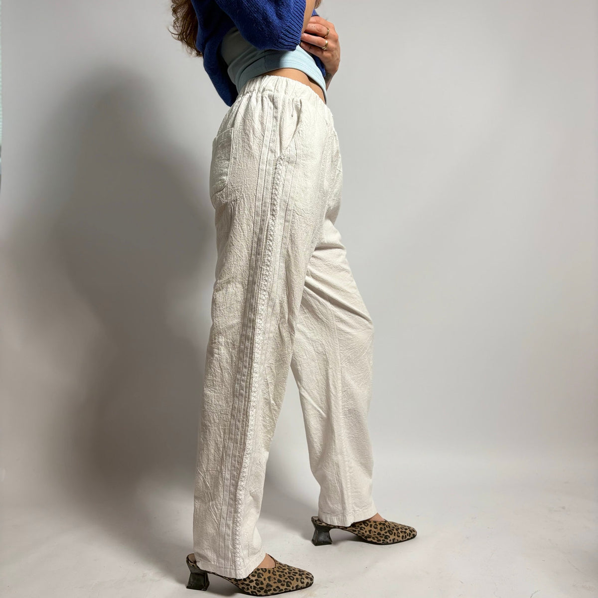 White Straight Leg Pants with Athletic Stripes - Label Large (Fits Small)