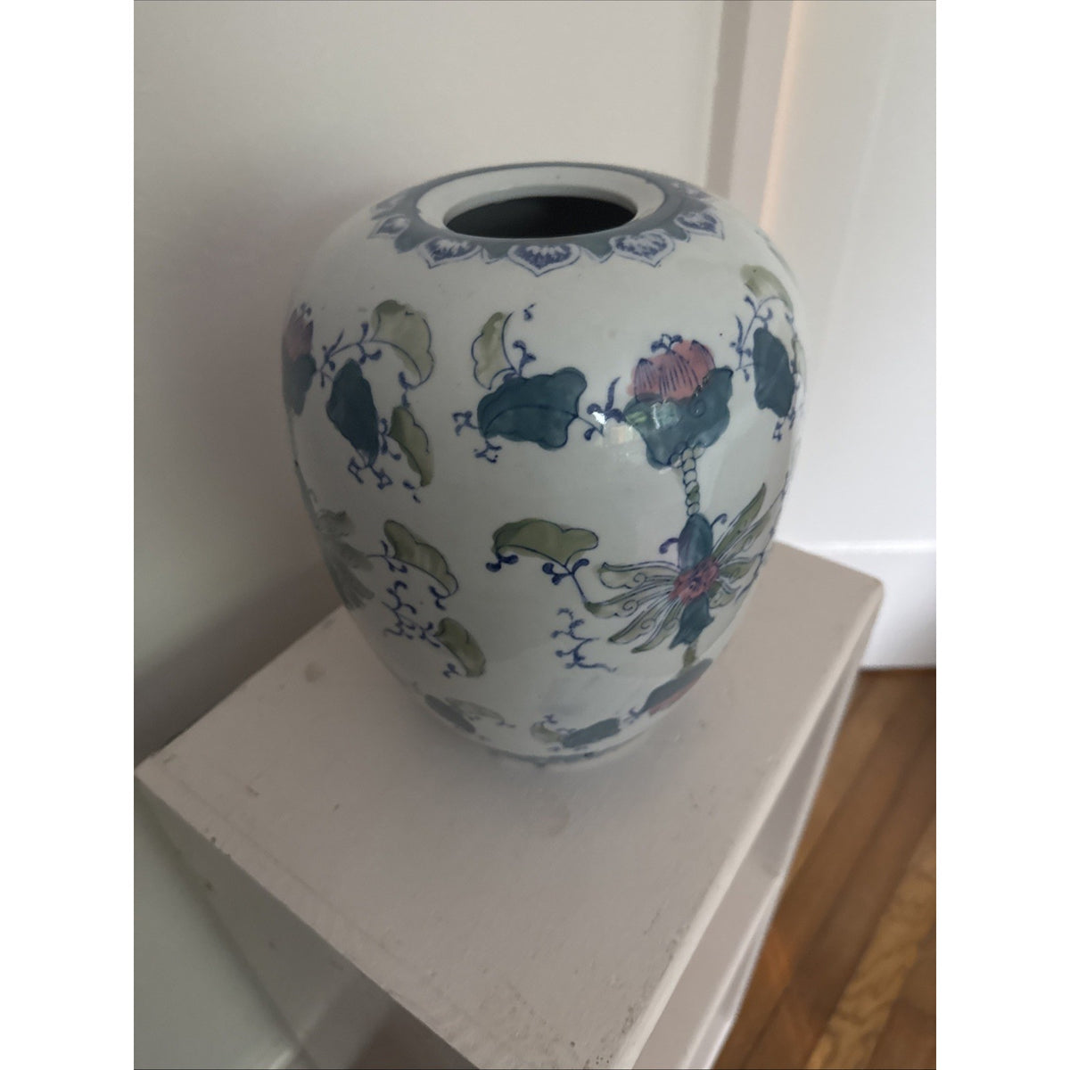 Vintage Chinese Ginger Jar - 10 Inches High - NO LID - Great Condition