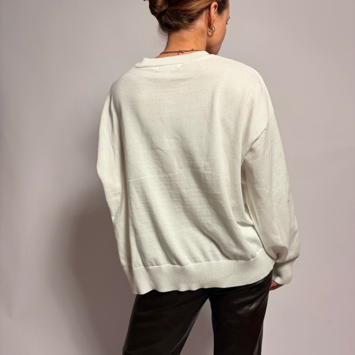 Vigoss White Crew Neck Sweater - NWT, Size Large