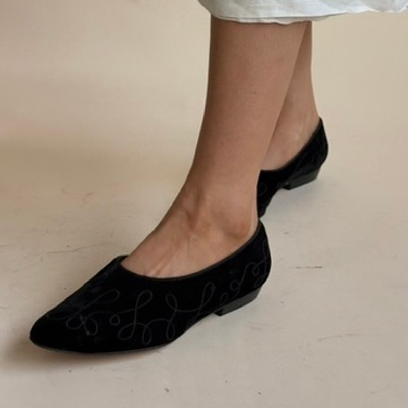 Sesto Meucci Black Velvet Loafers - Embroidery, Italian Craftsmanship, Size 7.5