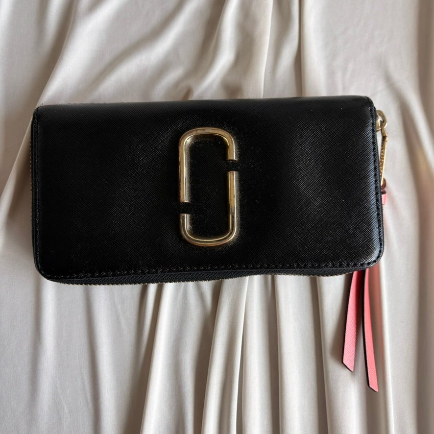 Marc Jacobs Snapshot Continental Wallet - Black Saffiano Leather, Coral Pink Accent
