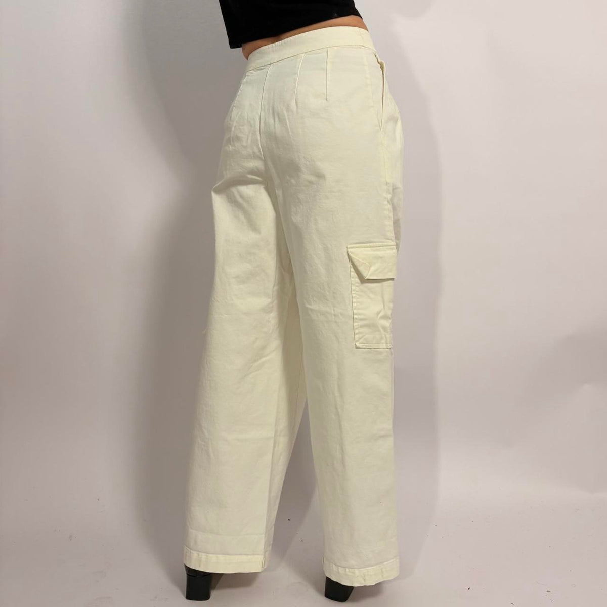 Cream Wide Leg Cargo Pants - Size 0